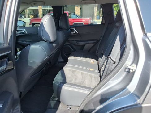 Used 2022 Mitsubishi Outlander SE FWD image 11