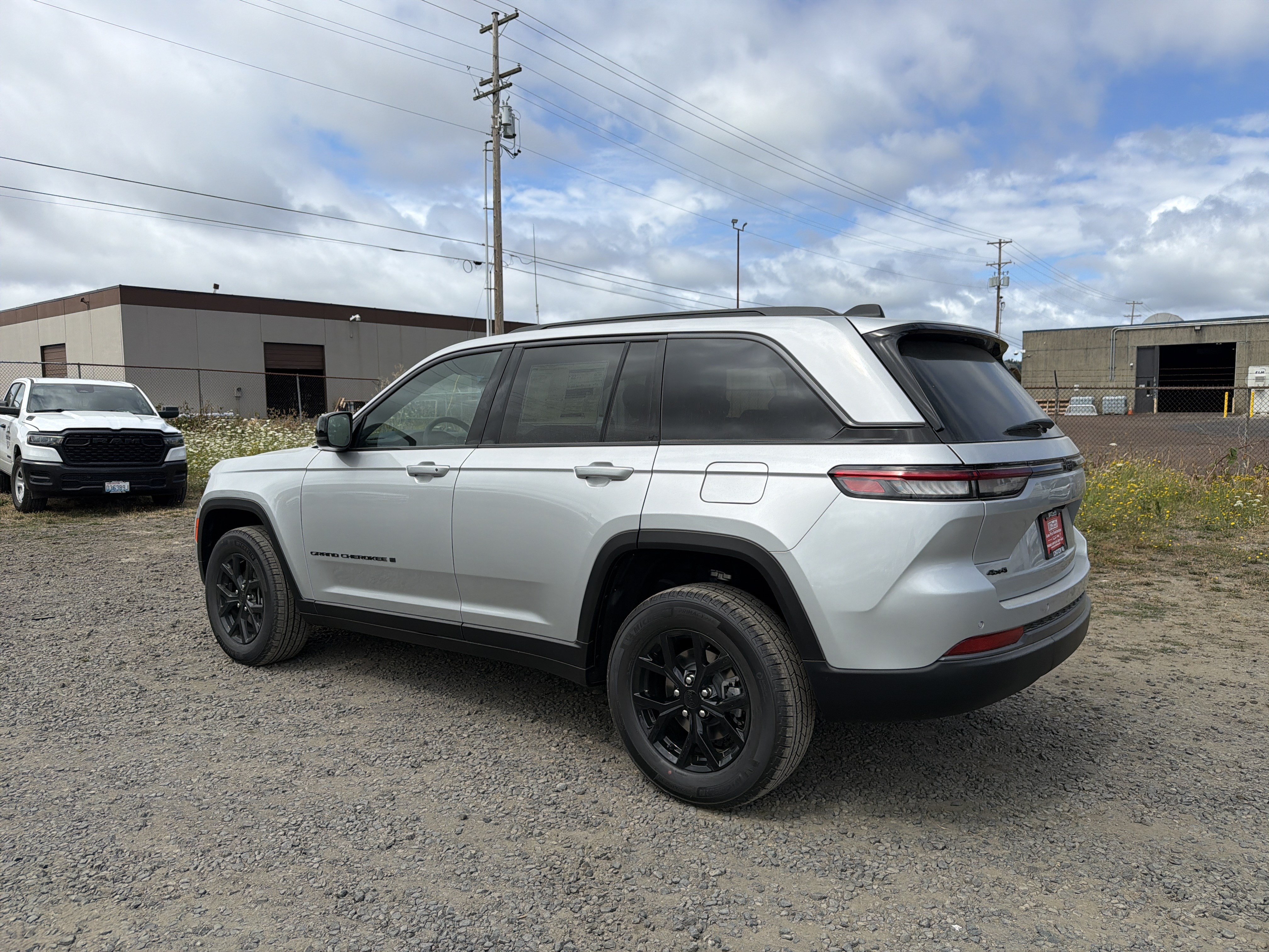New 2026 Jeep Grand Cherokee Altitude AWD/4WD image 4