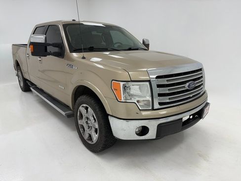 Used 2014 Ford F150 Lariat w/ Lariat Chrome Package image 2