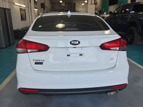 Used 2017 Kia Forte S image 7