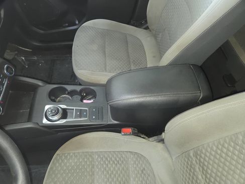 Used 2020 Ford Escape SE FWD image 17