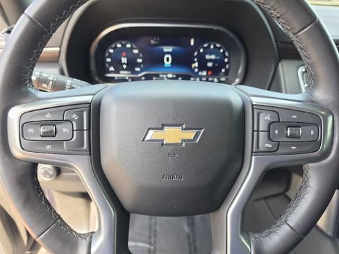 Used 2022 Chevrolet Suburban LT AWD/4WD image 35