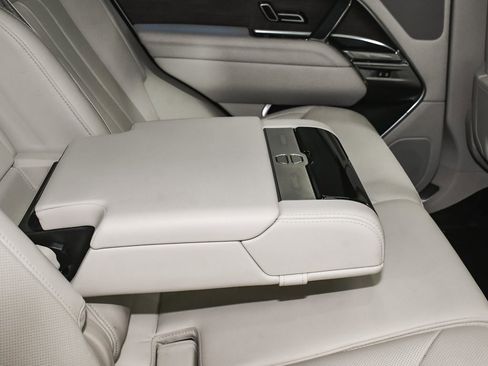 Used 2023 Land Rover Range Rover SE image 59