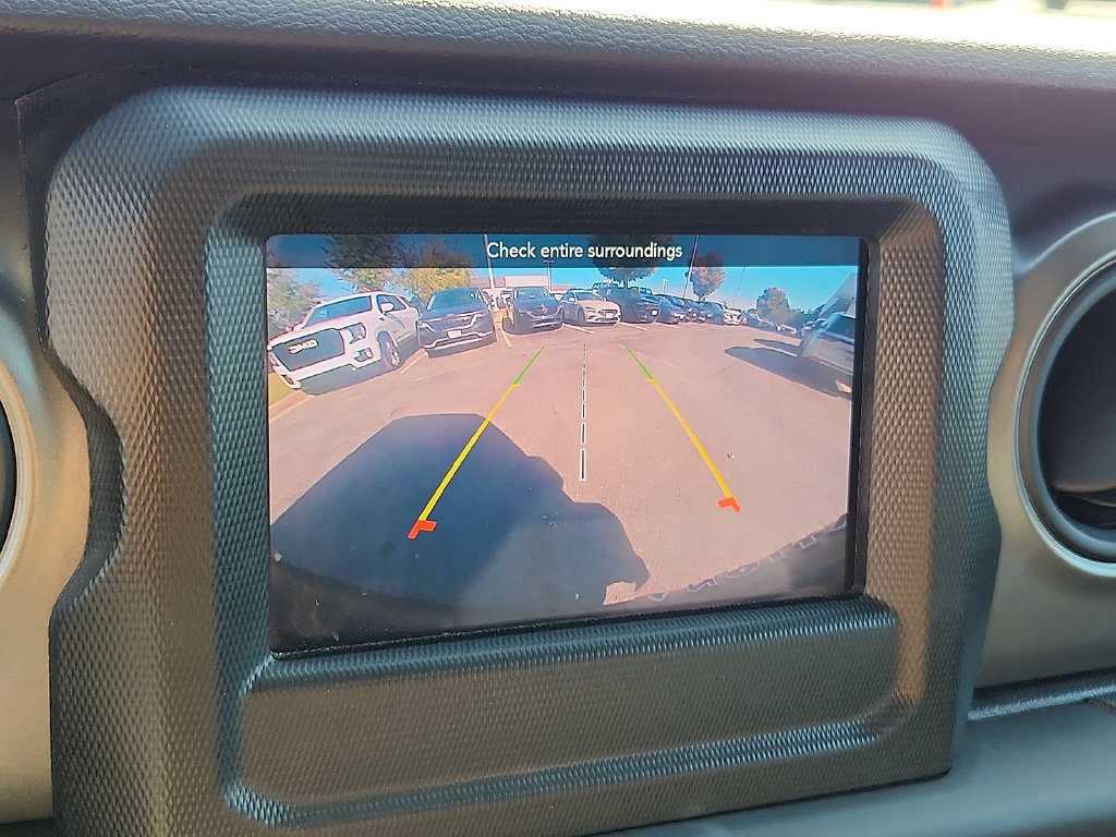 Used 2023 Jeep Wrangler Unlimited AWD/4WD image 17