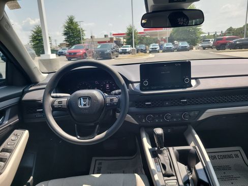 Certified 2025 Honda Accord SE image 25