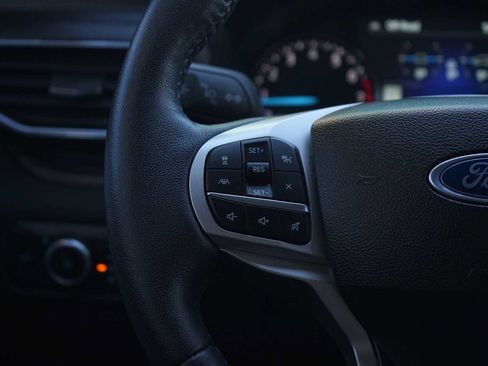 Used 2024 Ford Explorer Limited w/ Limited Technology Package image 17