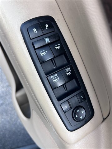 Used 2014 Jeep Grand Cherokee Laredo w/ Quick Order Package 23E AWD/4WD image 14