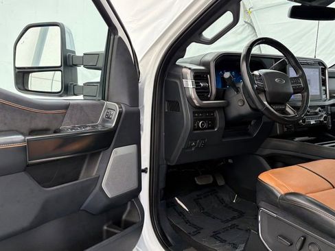 Used 2023 Ford F350 Platinum w/ FX4 Off-Road Package AWD/4WD image 32