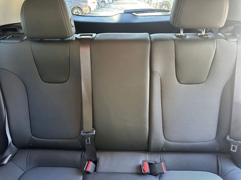 Used 2025 Buick Encore GX Preferred image 32