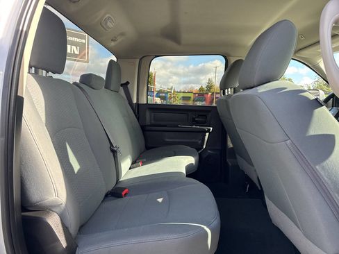 Used 2018 RAM 2500 Tradesman w/ Chrome Appearance Group image 17