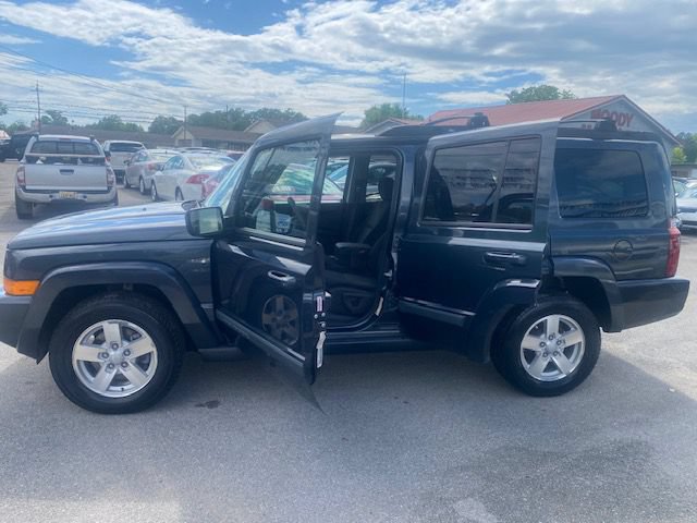 Used 2008 Jeep Commander Sport RWD image 9
