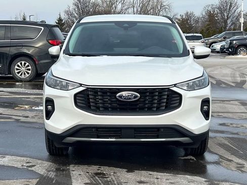 New 2026 Ford Escape SE image 2