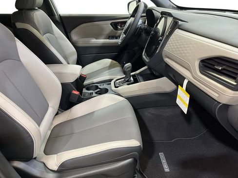 Certified 2025 Subaru Forester Limited image 26