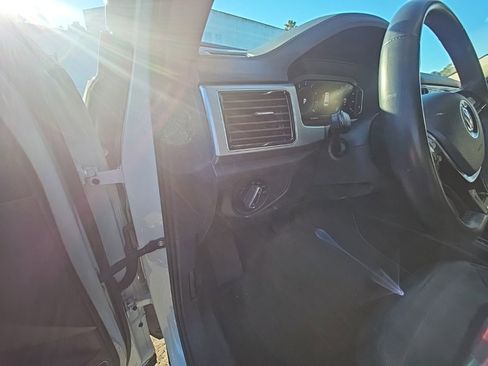 Used 2019 Volkswagen Atlas SEL Premium image 14