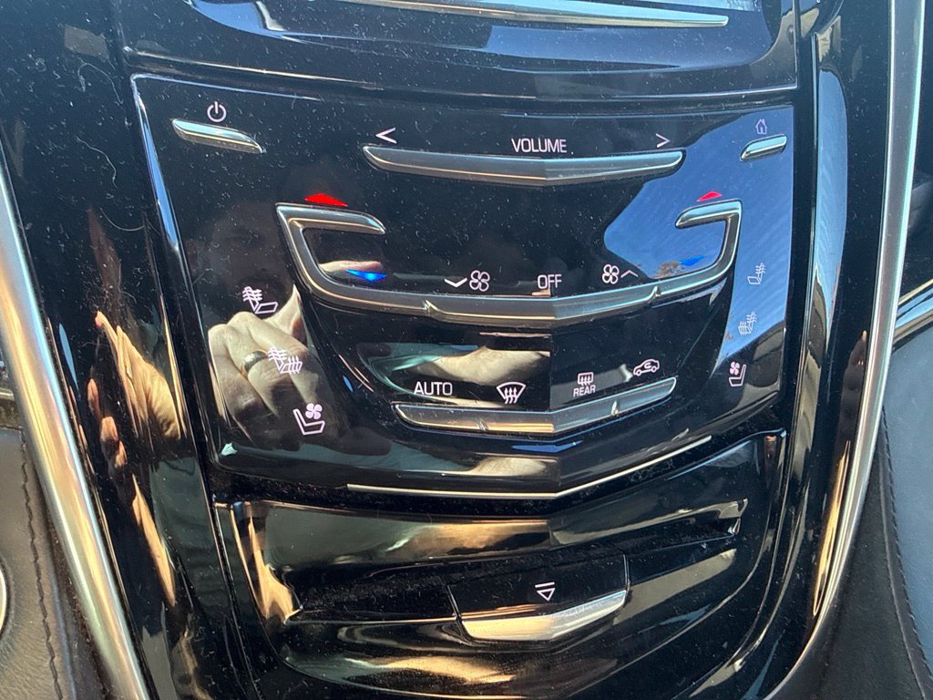 Used 2020 Cadillac Escalade ESV Platinum RWD image 18