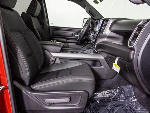 New 2026 RAM 1500 Express AWD/4WD image 38