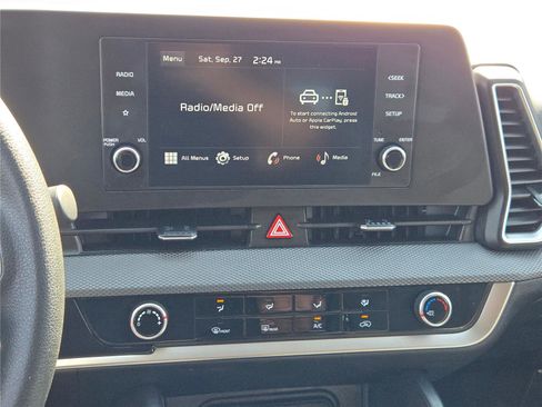 Used 2024 Kia Sportage LX image 28