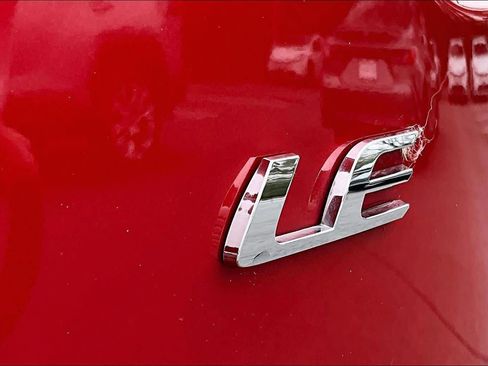 Used 2021 Toyota Corolla LE image 10