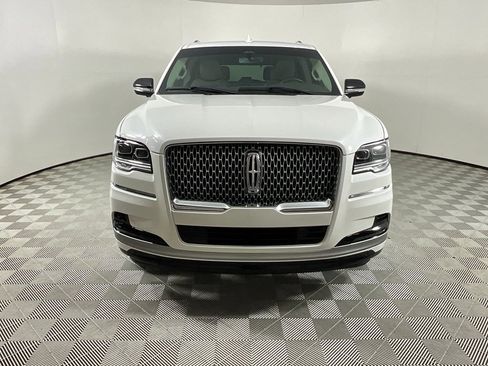 Used 2024 Lincoln Navigator Premiere image 7