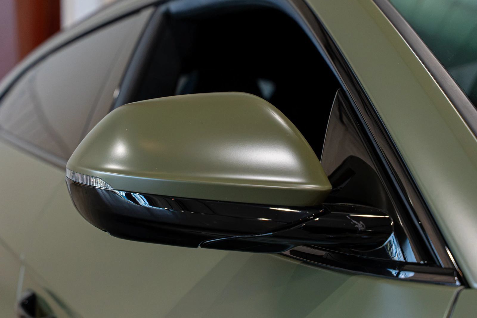 Used 2023 Lamborghini Urus Performante AWD/4WD image 13