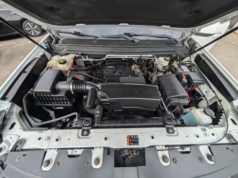 Used 2020 Chevrolet Colorado LT w/ Safety Package image 10