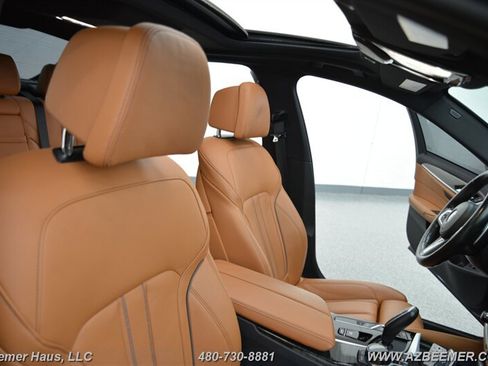 Used 2022 BMW M550i xDrive w/ Executive Package image 21