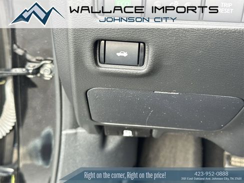 Used 2022 Nissan Sentra SV w/ SV Premium Package image 35