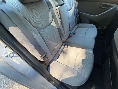 Used 2016 Hyundai Elantra SE FWD image 9