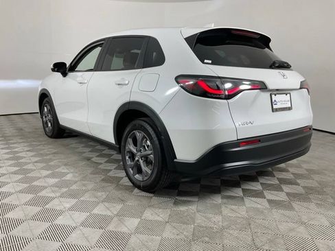 Used 2027 Honda HR-V LX image 4