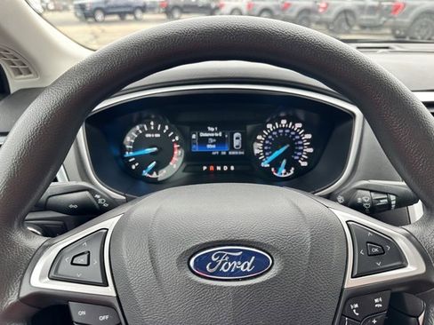 Used 2015 Ford Fusion SE image 19