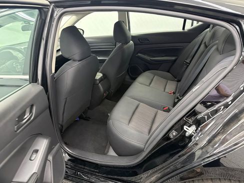 Used 2024 Nissan Altima 2.5 SV FWD image 20