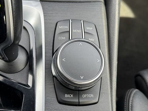 Used 2023 BMW 530i image 9