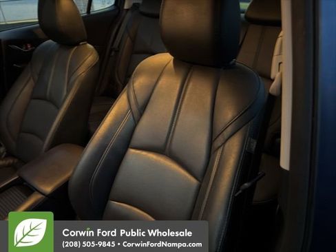 Used 2018 MAZDA MAZDA3 Touring image 23