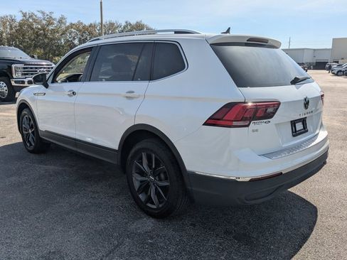 Used 2022 Volkswagen Tiguan SE w/ Panoramic Sunroof Package image 7