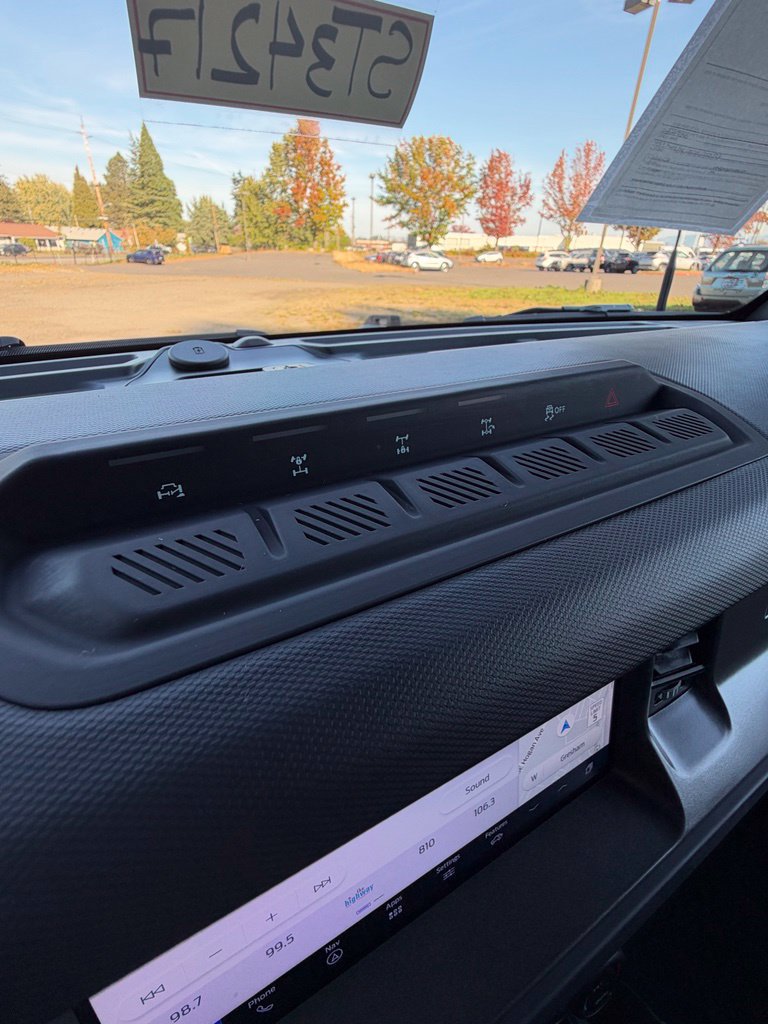 Used 2025 Ford Bronco Badlands AWD/4WD image 38