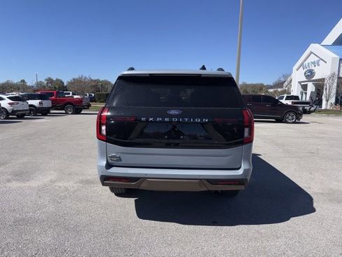 Used 2025 Ford Expedition King Ranch image 6