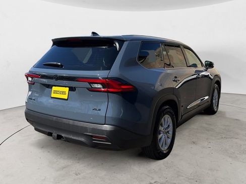 Used 2024 Toyota Grand Highlander AWD Hybrid image 5