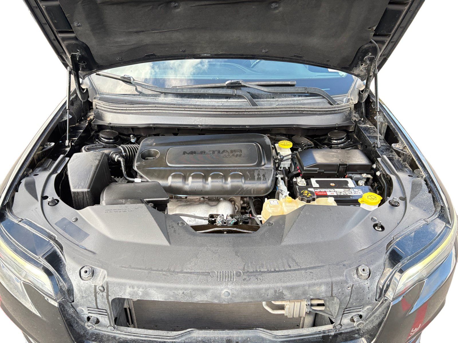 Used 2019 Jeep Cherokee Latitude Plus FWD image 23
