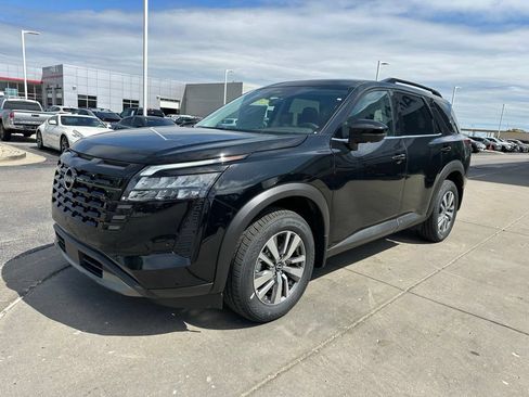 New 2026 Nissan Pathfinder SL AWD/4WD image 4