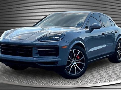 Used 2024 Porsche Cayenne S AWD/4WD image 1