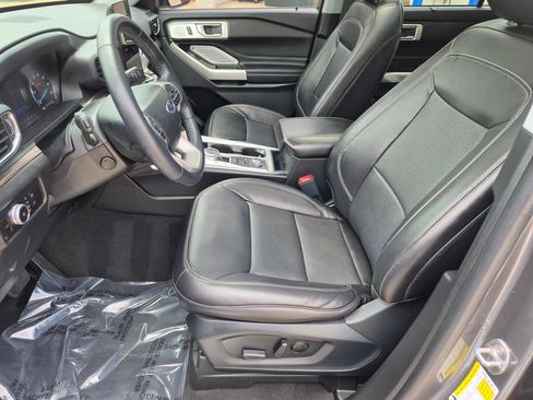 Used 2023 Ford Explorer Limited w/ Limited Technology Package AWD/4WD image 11