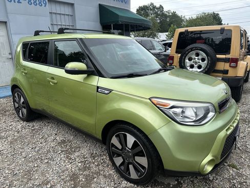 Used 2015 Kia Soul ! FWD image 4