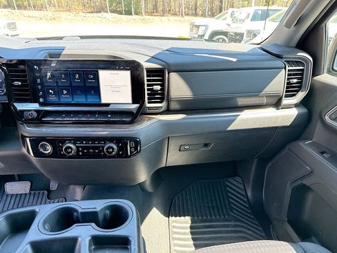 Used 2023 Chevrolet Silverado 1500 LT AWD/4WD image 20