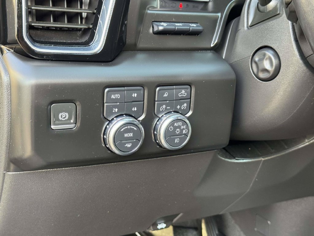 Used 2023 GMC Sierra 1500 Denali w/ Denali Reserve Package AWD/4WD image 10
