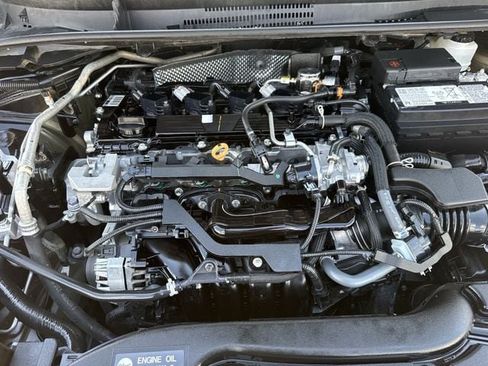 Used 2025 Toyota Corolla LE FWD image 31