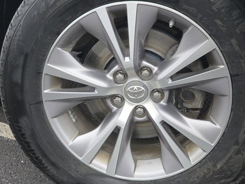 Used 2015 Toyota Highlander Plus image 10