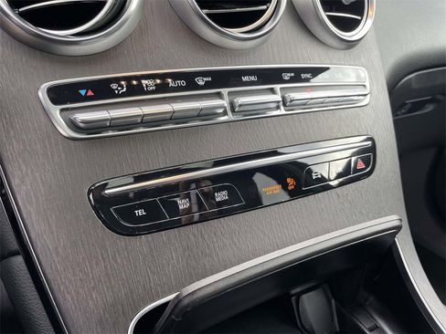 Used 2022 Mercedes-Benz GLC 300 4MATIC w/ Premium Package Lite image 22