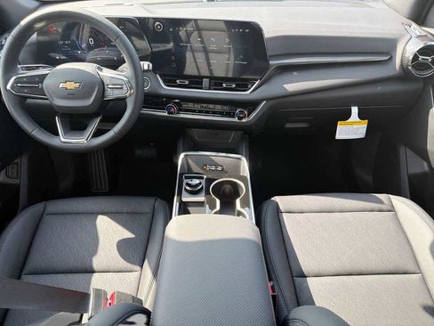 New 2026 Chevrolet Equinox LT w/ Convenience Package II image 12