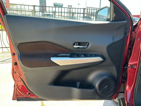 Used 2020 Nissan Kicks SR image 12