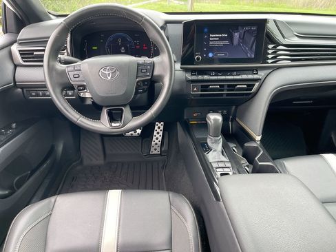 Certified 2025 Toyota Camry SE FWD image 10